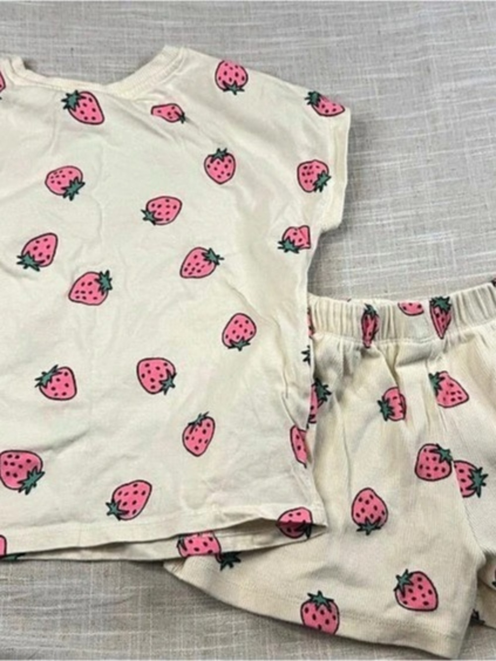 Zara Kids Strawberry Print T-Shirt and Shorts Set Girls 6y